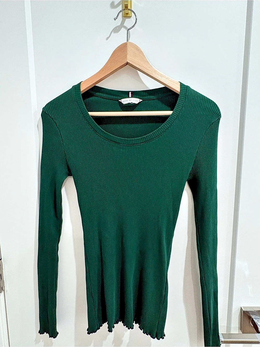 Y2K Tommy Hilfiger Ribbed Long Sleeve Scoop Neck Top Ribbed
